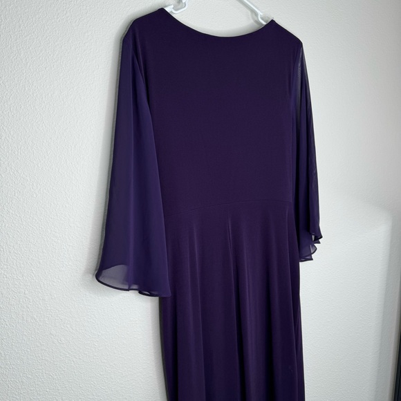 Deep purple long sleeve mother of the bride dress - Picture 5 of 6